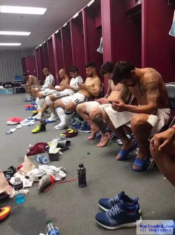Photo of Argentina players in dressing room after 4-1 victory goes viral